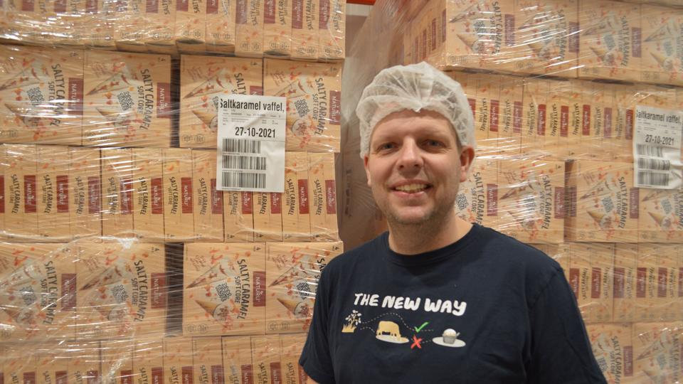 - Vendepunktet kom for alvor, da jeg tog en vegansk is med hjem til mine børn og lod dem smage den, fortæller Claus Sørensen. Foto: Henrik Kongsgaard