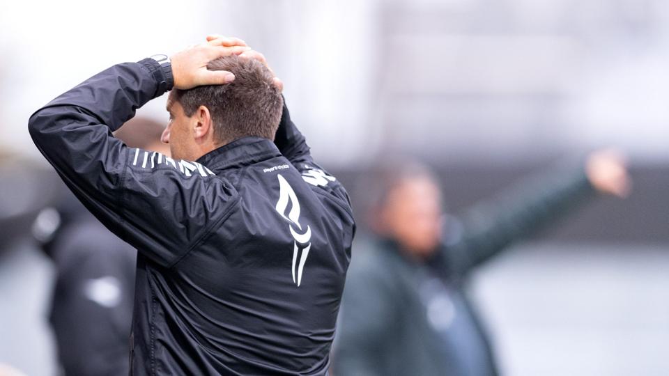 Vendsyssel-træner Johnny Mølby var en skuffet mand efter pointdelingen i Hvidovre. Arkivfoto: Torben Hansen