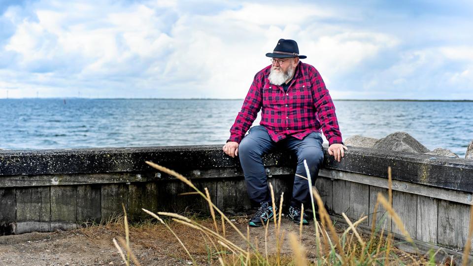 Skal vi lokalt finde plads til nye og mere effektive møller, vil det måske være nemmere, hvis de investorer, der har interesse i at rejse møllerne, medvirker til at opkøbe gamle, utidssvarende møller og tage dem ned så der skabes plads til nogle få, moderne og effektive møller, siger Peter Skriver Nielsen.Foto: Jens Fogh-Andersen