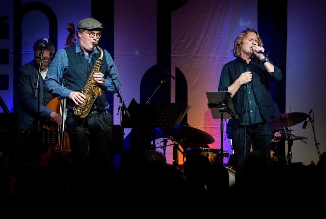 Søren Sko og Benjamin Koppel med band ved åbningskoncerten på Jazzy Days 2019. Foto: Torben Hansen