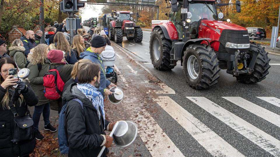 Arrangørerne forventer 400 traktorer til demonstration lørdag i Hjørring. Arkivfoto: Lars Pauli <i>Foto: Lars Pauli</i>