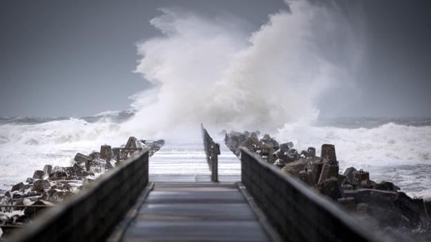 Molen ved Vorupør er ikke et sted at opholde sig, når det - som 9. februar i år - trækker op til storm. Billedet her er dog taget under et tidligere blæsevejr i Vorupør. Arkivfoto: Bo Lehm <i>Bo Lehm</i>