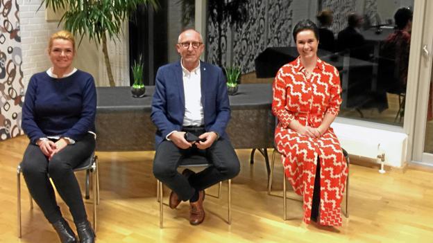Den nykårede kandidat, Mogens Jespersen, flankeret af folketingsmedlemmerne Inger Støjberg (tv) og Anne Honoré Østergaard. Privatfoto