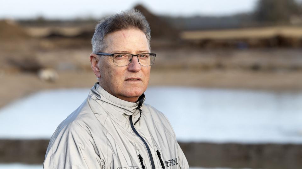 Albert Veggerby Andersen, formand for erhvervsrådet i Løgstør, undrer sig over placeringen helt ud mod Danmarksvej. Foto: Henrik Bo <i>Foto: Henrik Bo</i>