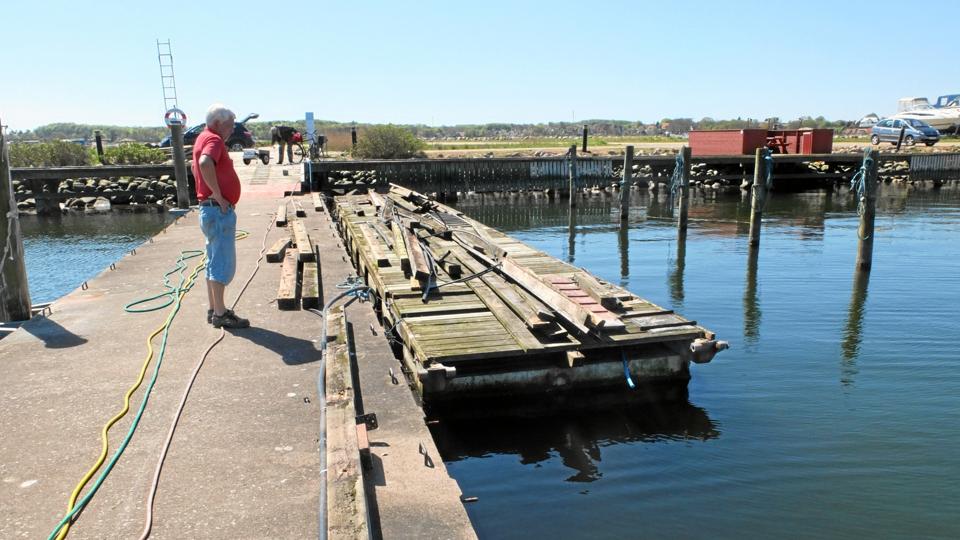 Der er og har været flere flydepontonbroer i Morsø Sejlklub & Marina i Nykøbing. Dette er ikke den, der søges udskiftet. Arkivfoto