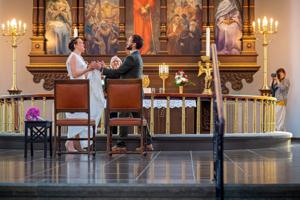 Ja... Ja... Ja: Bryllupper på samlebånd i Vor Frue Kirke