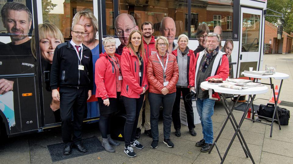 Vi er klar til at give en kop kaffe, en avis og få en snak. Foto: Peter Mørk