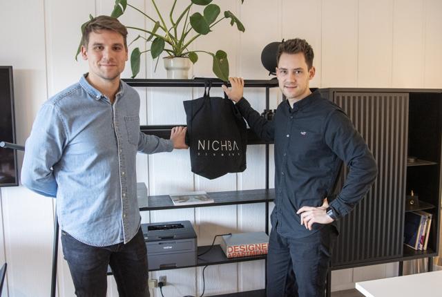 Christoffer Sakstrup (tv) og Nichlas Bjørn (th) er makkerparret bag Nichba. Deres virksomhed får stigende opmærksomhed på det internationale marked. Foto: Kim Dahl