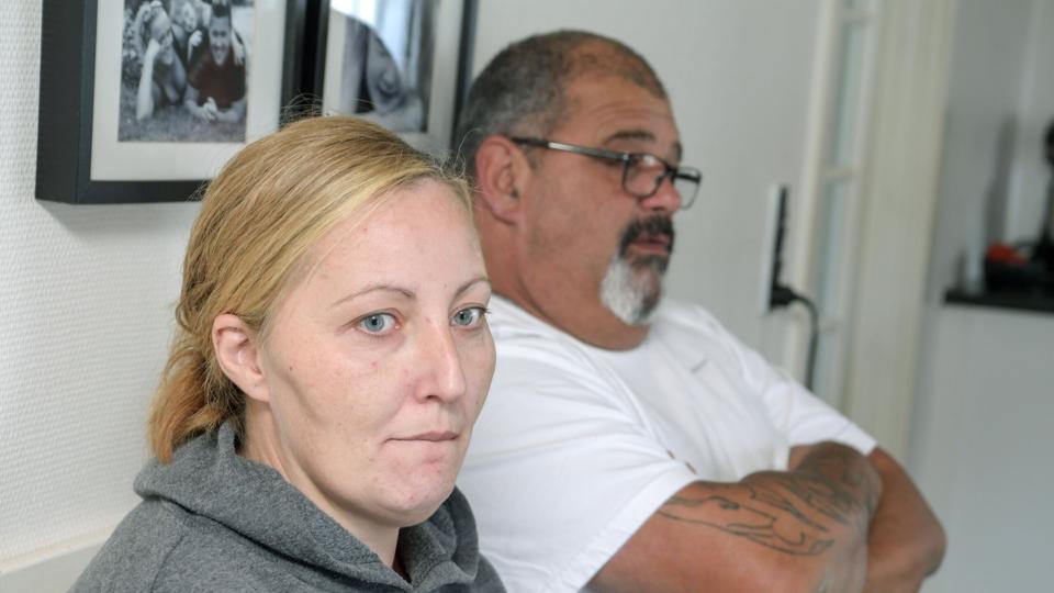 37-årige Anna fik tæv af den berygtede spritbilist og vaneforbryder fra Kaas. Siden har den nu 30-årige mand chikaneret både hende og hendes familie. Her ses hun sammen med sin papfar, Søren Hansen.