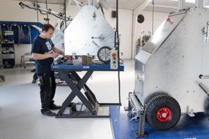 Gang i vaskerobotterne: Succes-virksomhed bygger kæmpe fabrik på ny grund ved fjorden