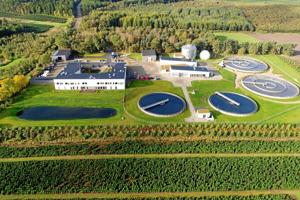 Stor spørgelyst om fælles renseanlæg i Hadsund: Bekymring for badevandet går igen