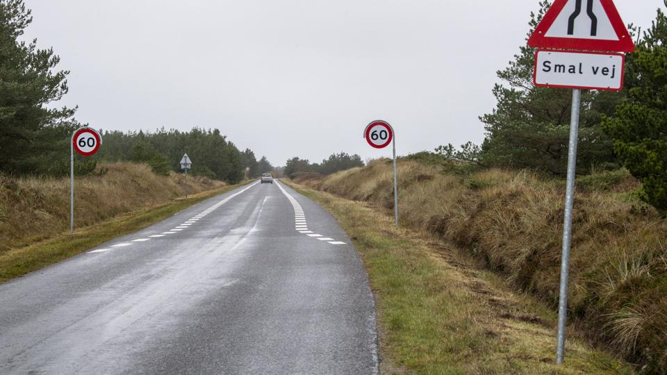 Vejen forbi KOllerup Plantage er meget smal - og grøfterne er meget dybe og stejle. Det bliver bedre i 2021. Foto: Kim Dahl Hansen <i>Foto: Kim Dahl Hansen</i>