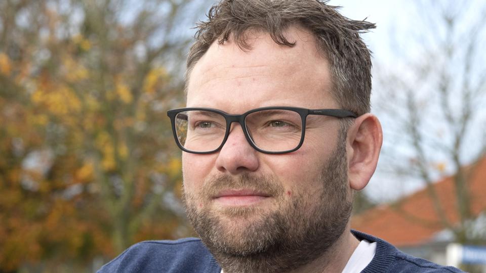 Formand for Kaas Borgerforening, Kjeld Hedegård Nielsen, er nervøs for, at mandens hensynsløse vanvidskørsel kan ende med at koste nogen livet.