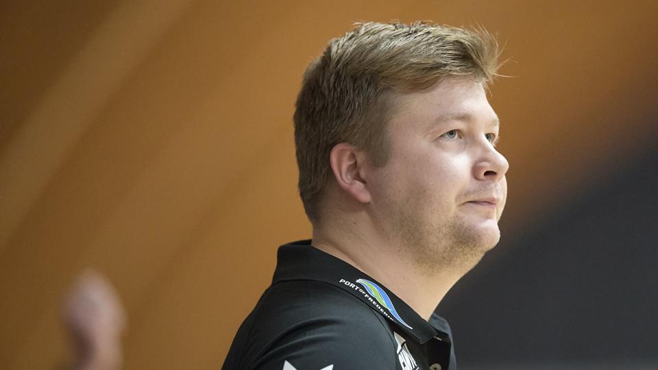 Cheftræner Thomas Kjær kunne hurtigt se skriften på væggen tirsdag aften i Syvsten. Foto: Henrik Bo <i>Foto: Henrik Bo</i>