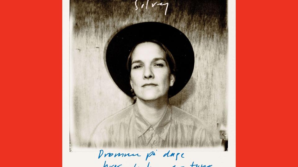 Hvis Solvejs mål er at finde lyden af den gyldne vej mellem Nashville og Nordjylland, er projektet lykkedes. Foto: Frida Gregersen