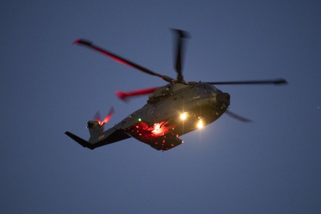 En redningshelikopter deltog i eftersøgningen sent fredag aften. Arkivfoto