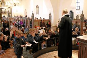 Julen er coronaramt: Kirker er for små til julefest