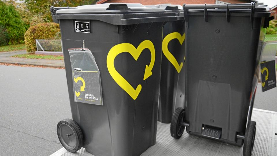 Borgerne i Aalborg skal sortere og indsamle ti typer affald i fremtiden, men kommunen kan ikke nå, at få det hele klar før deadline.