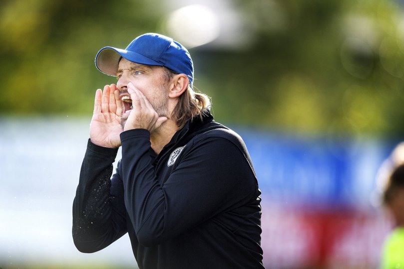 Bo Thomsen måtte se kampen fra tribunen fra atletikstadionet på Østerbro. Her havde han rig mulighed for at se et velindstillet Thisted-mandskabet. Arkivfoto: Lars Pauli <i>Foto: Lars Pauli</i>