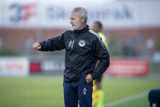 Henrik Larsen var tidligere træner i Lindholm (der nu er fusioneret ind i Nørresundby FB), men havde siden fire år i spidsen for Vejgaard. Han har derfor et indgående kendskab til aftenens modstandere.Arkivfoto: Lars Pauli <i>Foto: Lars Pauli</i>