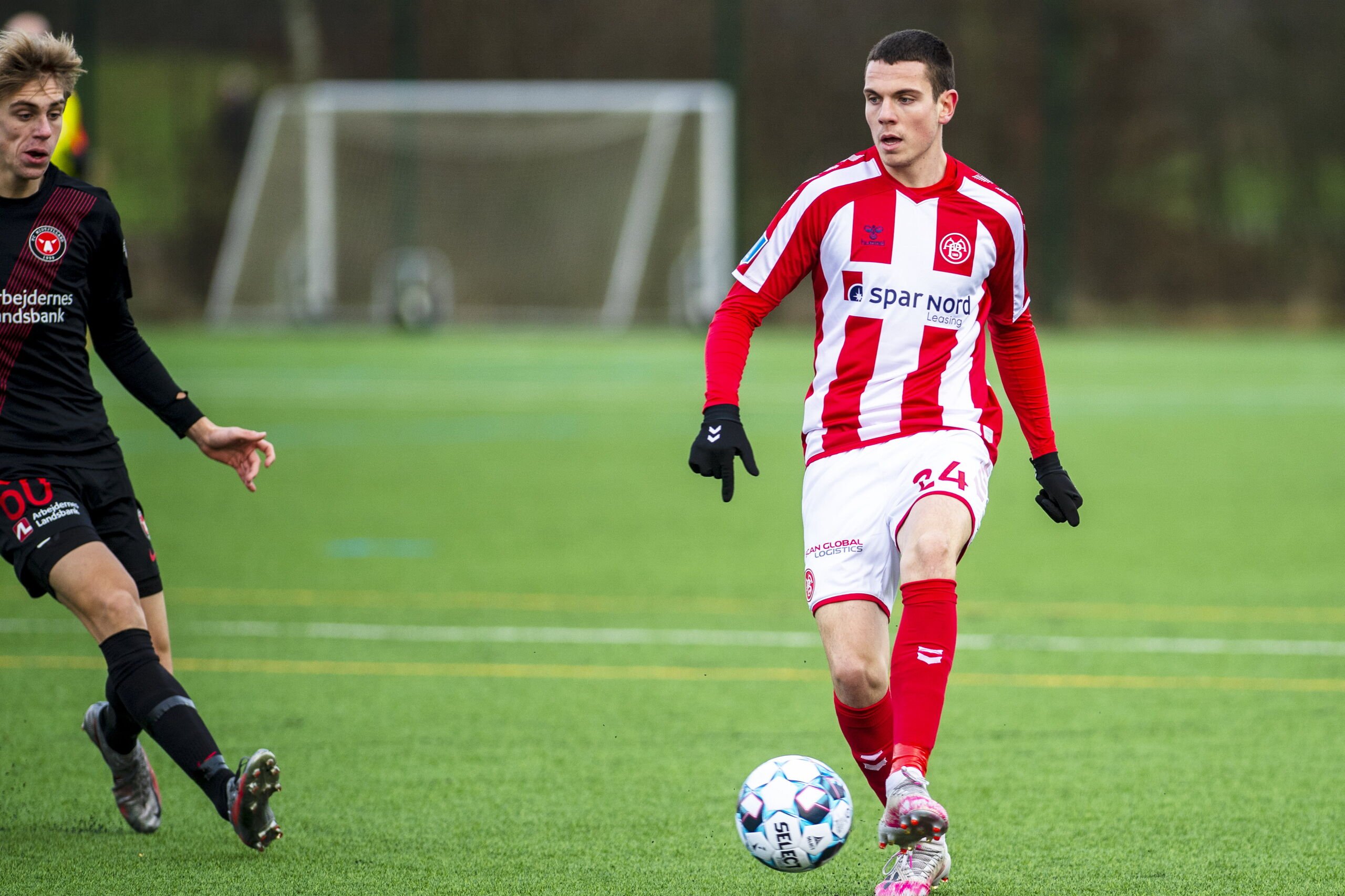 Der skal stadig tyndes ud i AaB-truppen: Særligt én spiller skal prøve andre græsgange