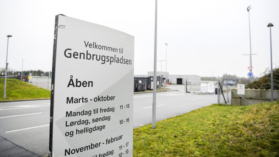 To borgere benyttede i sidste uge genbrugsstationen i Fjerritslev, selvom de efter eget udsagn var smittet med covid-19. Foto: Claus Søndberg