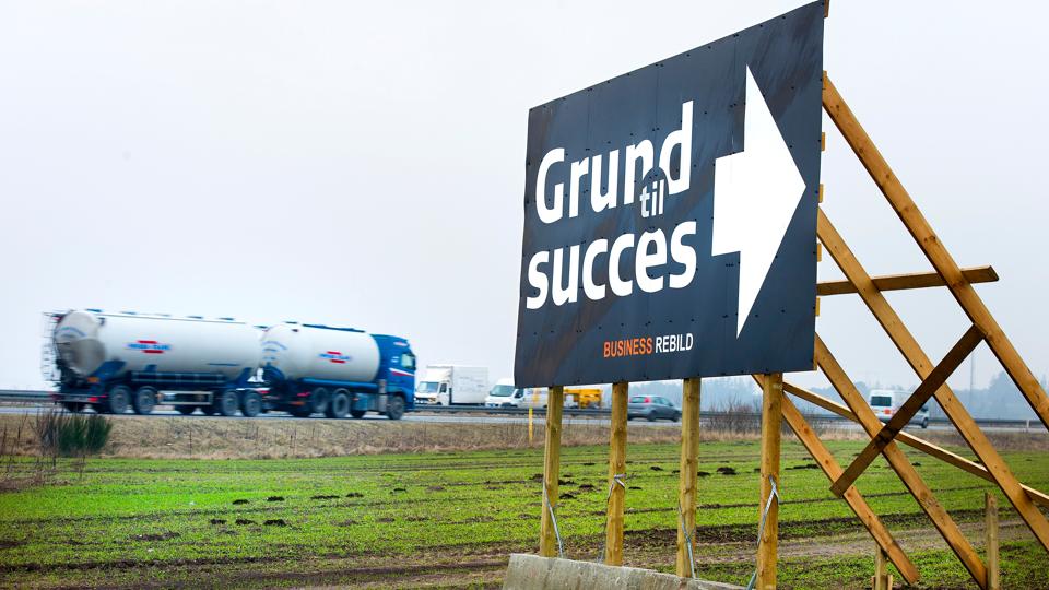 For fem år siden reklamerede Rebild Kommune for det nye erhvervsområde i Porsborgparken ved motorvejen. Nu er stort set alle grunde solgt. <i>Arkivfoto: Torben Hansen</i>