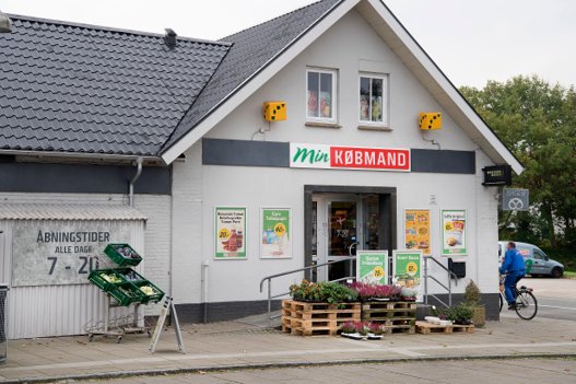 Købmandsgruppen og Købmand Rose Borchert kan ikke blive enige om en pris for bygningen. <i>Arkivfoto: Peter Mørk</i>