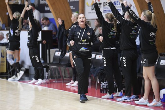 Jubel på Vendsyssel-bænken undervejs mod EH Aalborg. Foto: Bente Poder <i>Foto: Bente Poder</i>