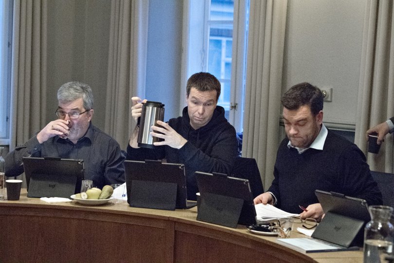 De tre hovedpersoner i sommerens omrokering i Socialdemokratiet i Morsø Kommunalbestyrelse. Fra venstre John Christiansen, partiforeningsformand, Jens Dahlgaard, ny gruppeformand, og Tore Müller, snart forhenværende gruppeformand. <i>Arkivfoto: Henrik Louis</i>