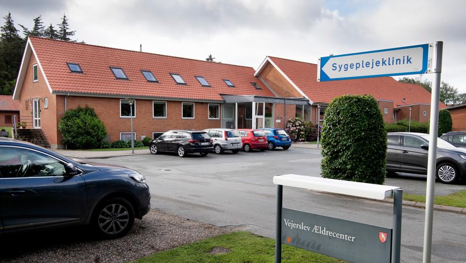 Vejerslev Ældrecenter skal lukke som plejecenter. Den beslutning tog en enig kommunalbestyrelse på budgetseminaret i slutningen af sidste uge. <i>Arkivfoto: Peter Mørk</i>
