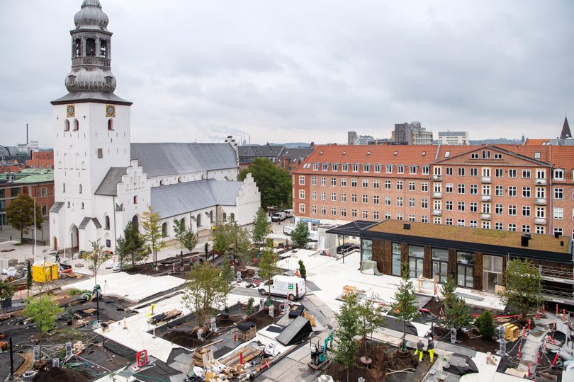 Der var grænse på det maksimale krafttryk, da man byggede om i 2019. Alligevel er der dog kommet revner i den gamle kirke. <i>Arkivfoto: Henrik Bo</i>