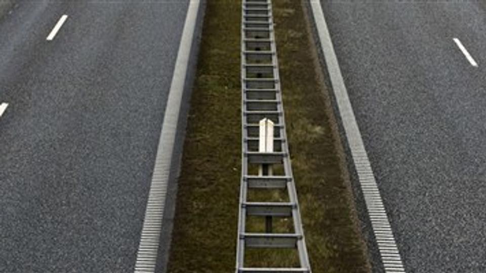 Uheld med tre biler lukkede to vognbaner på motorvejen. Arkivfoto.