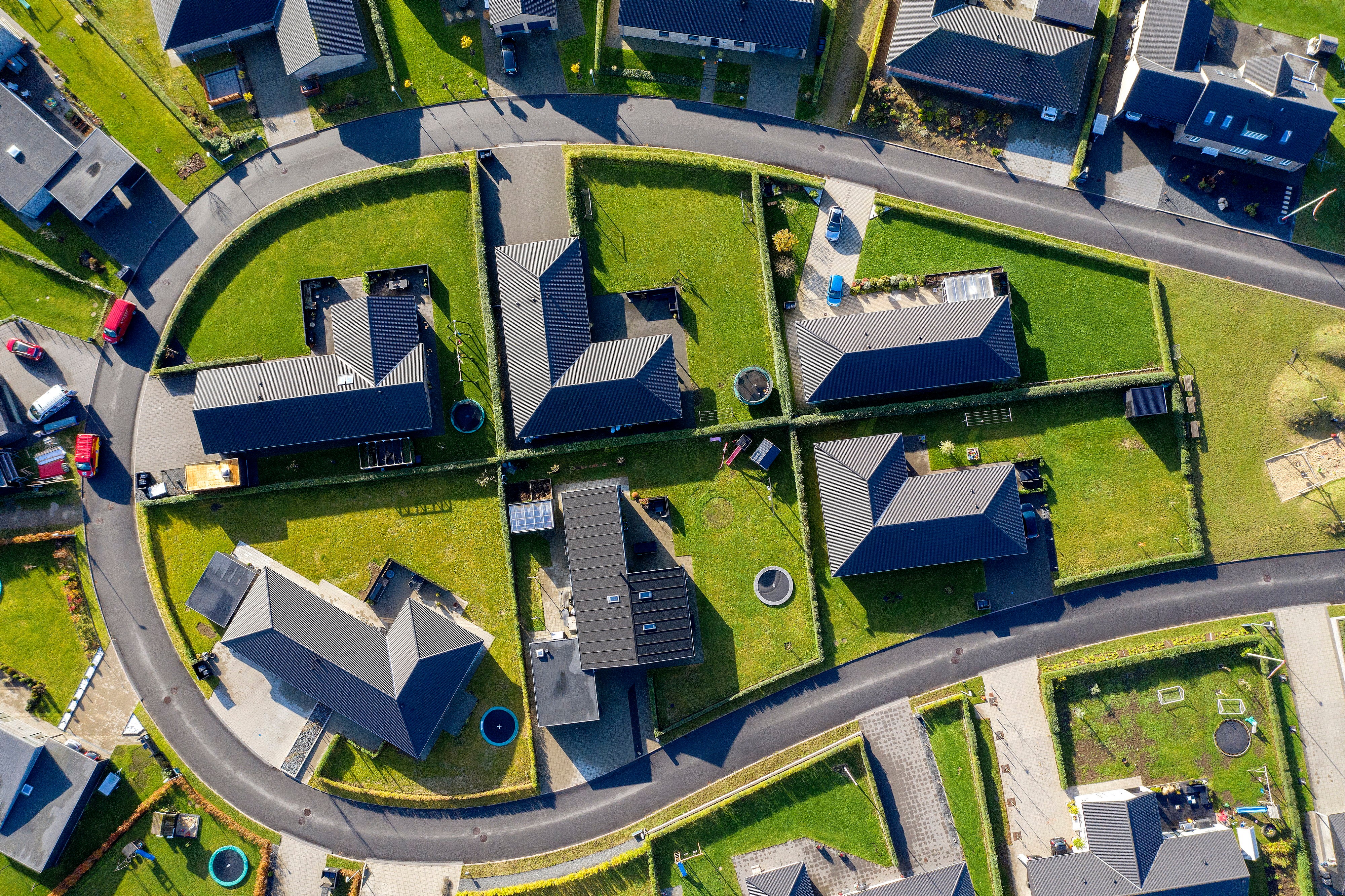 Kommentar: Hvad fortæller vores behov for at rive vores hjem ned og opføre nyt - er vi midt i en hverdagskrise?