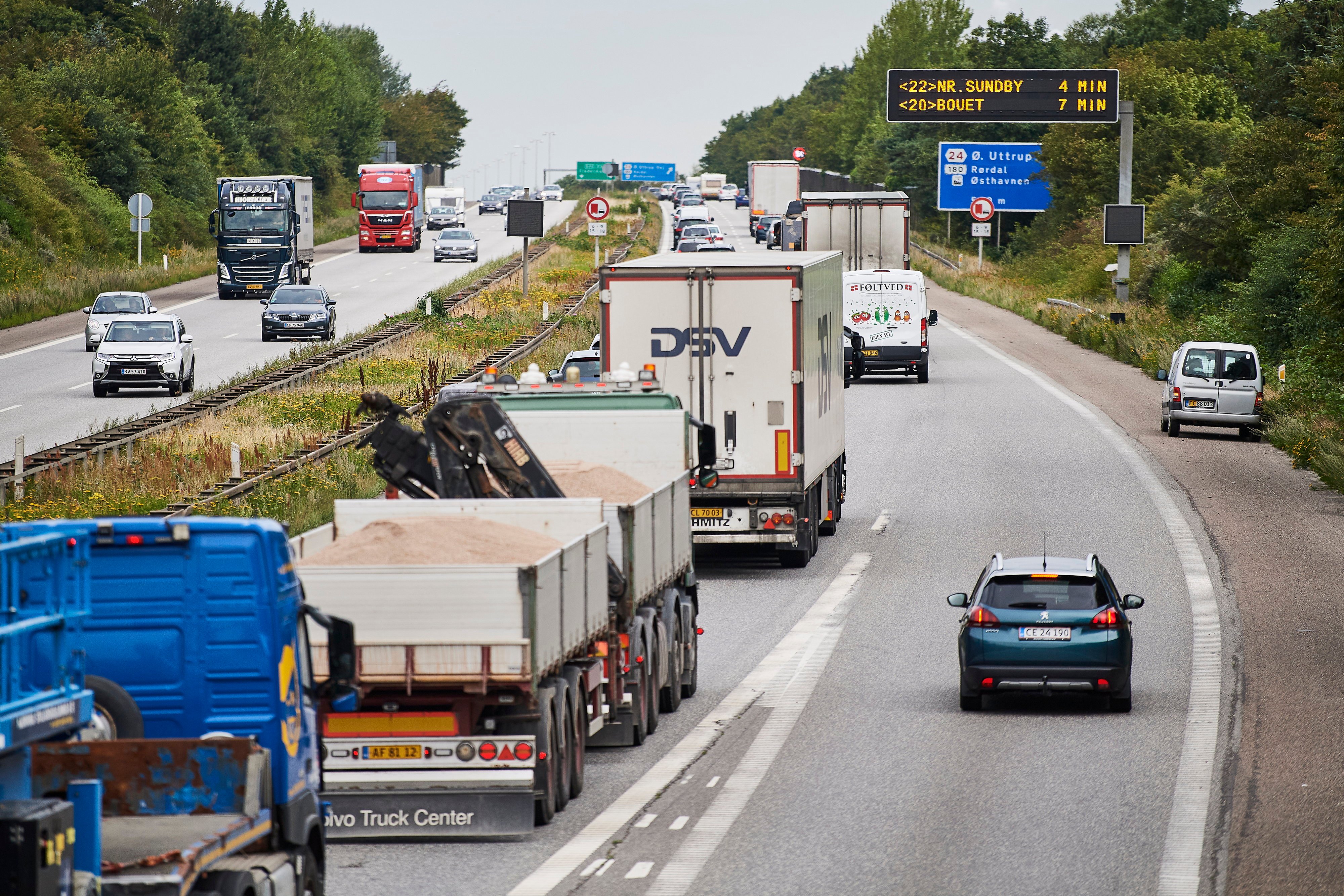 Cyklede på motorvej - så kom politiet