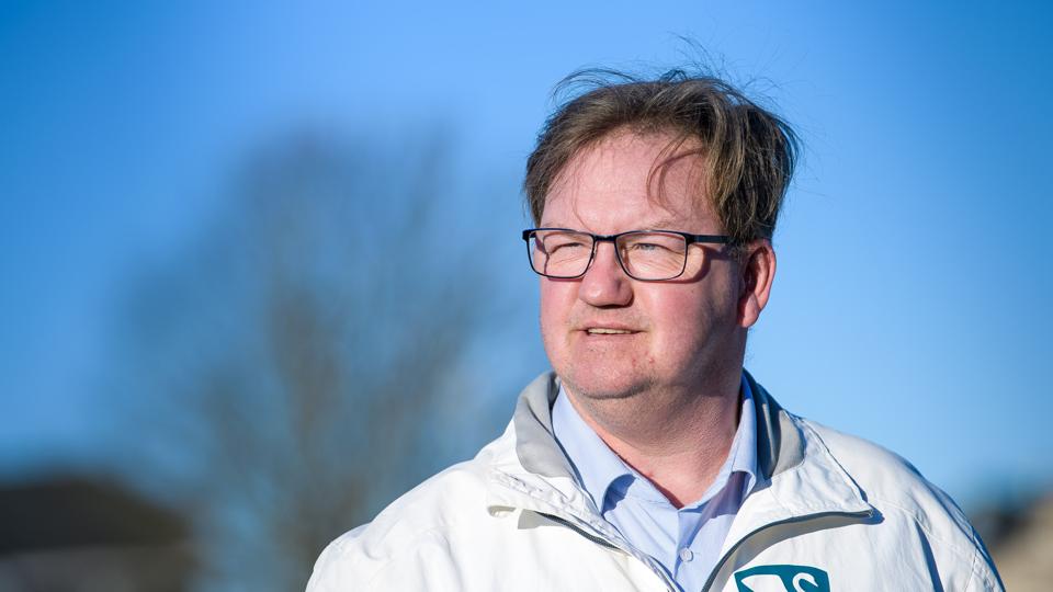 Brian Nielsen konstaterer, at den afgørende stemme for V-K ændringsforslaget i sagen om ældreboligplanen blev fundet udenfor den konstituering, han selv er en del af. Fremadrettet håber han på mere dialog mellem V og K, konstitueringens store partier med tilsammen 13 mandater og de to små, DF og Nye Borgerlige med hver et mandat. <i>Arkivfoto: Bo Lehm</i>