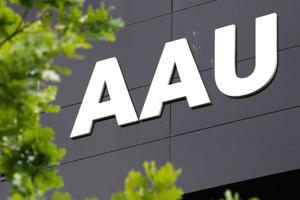 Eksamen skal gå om: AAU kopierede eksamenstekst fra andet universitet