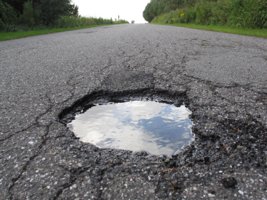 Her kommer færre bump på vejen: Se om din vej får ny asfalt