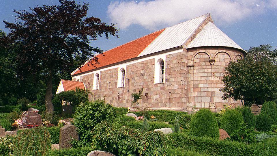 Ræhr Kirke er gammel og solid. Men i sognet kniber det med at få medlemmer til menighedsrådet.  <i>Arkivfoto: Peter Mørk</i>