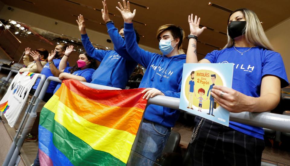 Chile''s Senate vote for same-sex marriage bill during a session in Valparaiso <i>Rodrigo Garrido/Reuters</i>