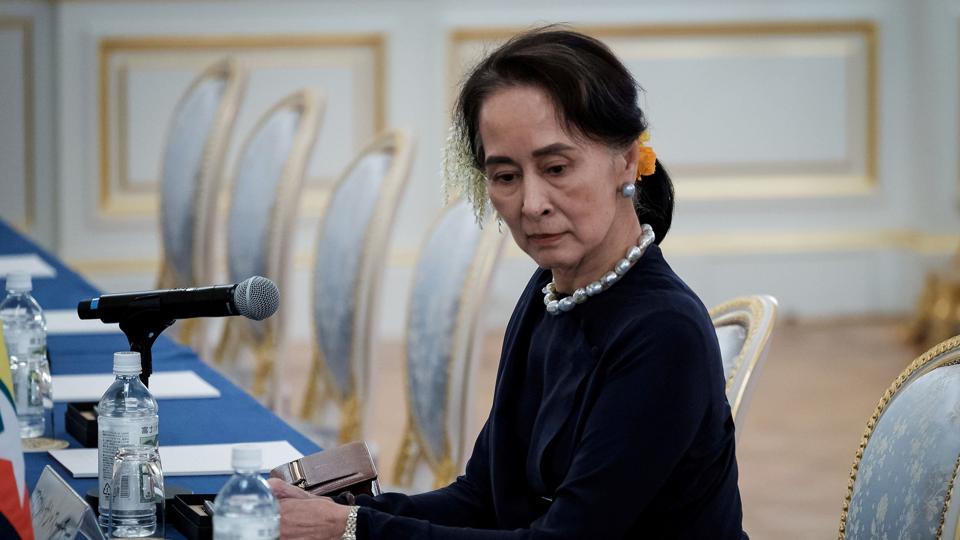 FILE PHOTO: Myanmar''s State Counsellor Aung San Suu Kyi waits for arrival of her delegation before Japan Myanmar Summit meeting in Tokyo <i>Pool/Reuters</i>