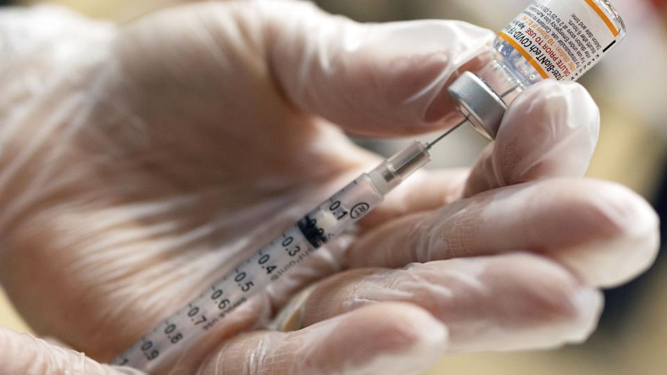 Children age 5-11 receive vaccination against the coronavirus disease (COVID-19) <i>Hannah Beier/Reuters</i>