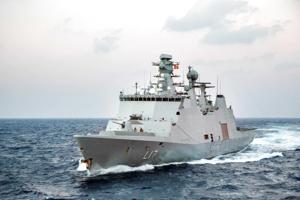Dansk fregat hjælper containerskib efter piratangreb