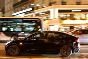 Fransk taxaselskab suspenderer Tesla-model efter ulykke