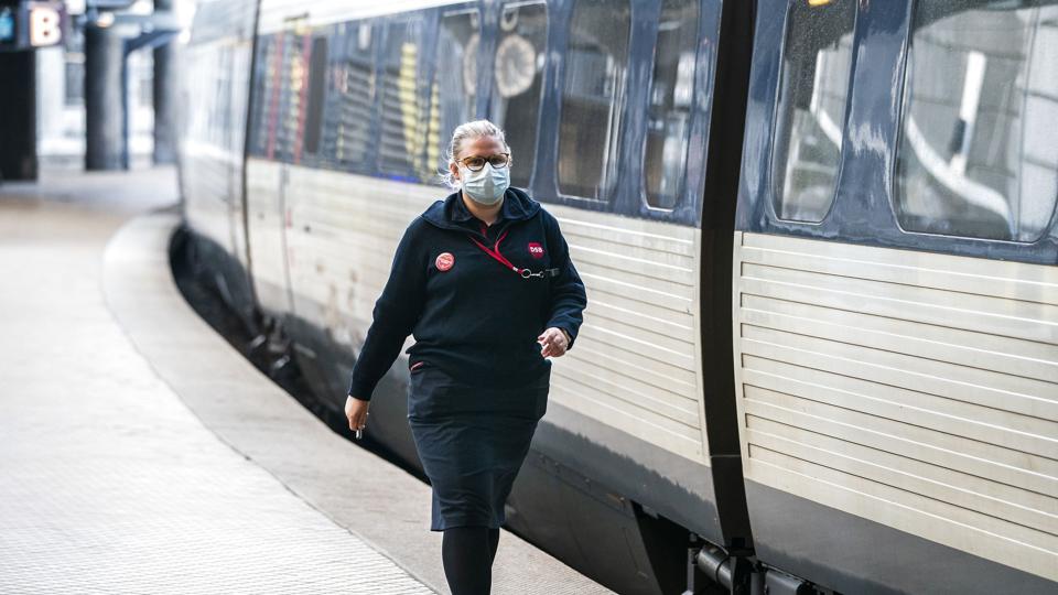 DSB indfører krav om mundbind for togpersonale <i>Martin Sylvest/Ritzau Scanpix</i>