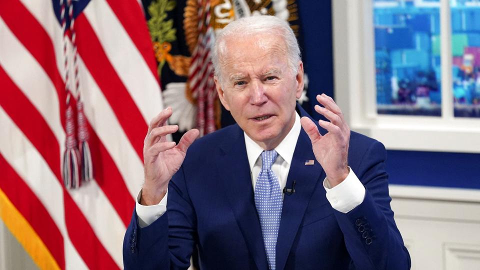 Biden meets with his Supply Chain Disruptions Task Force and private sector CEOs in Washington <i>Kevin Lamarque/Reuters</i>