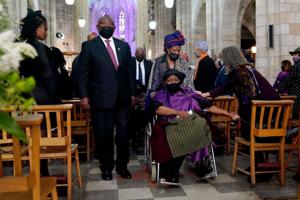 Desmond Tutu blev bisat i Sydafrika på årets første dag