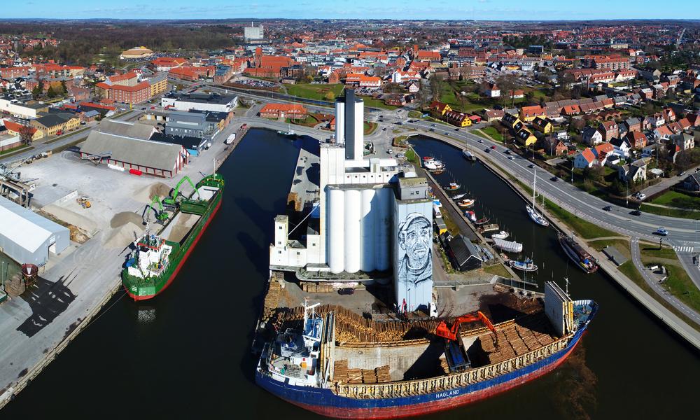 Den nuværende Næstved Havn, hvor der bliver nye muligheder for omfattende byudvikling, skulle ifølge de tidligere planer erstattes af en ny til 70-80 mio. kr.