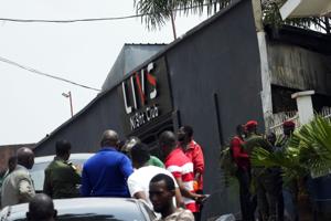 Mindst 17 mennesker omkommer i natklubbrand i Cameroun