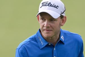 Dansker fører lukrativ golfturnering efter storslået start